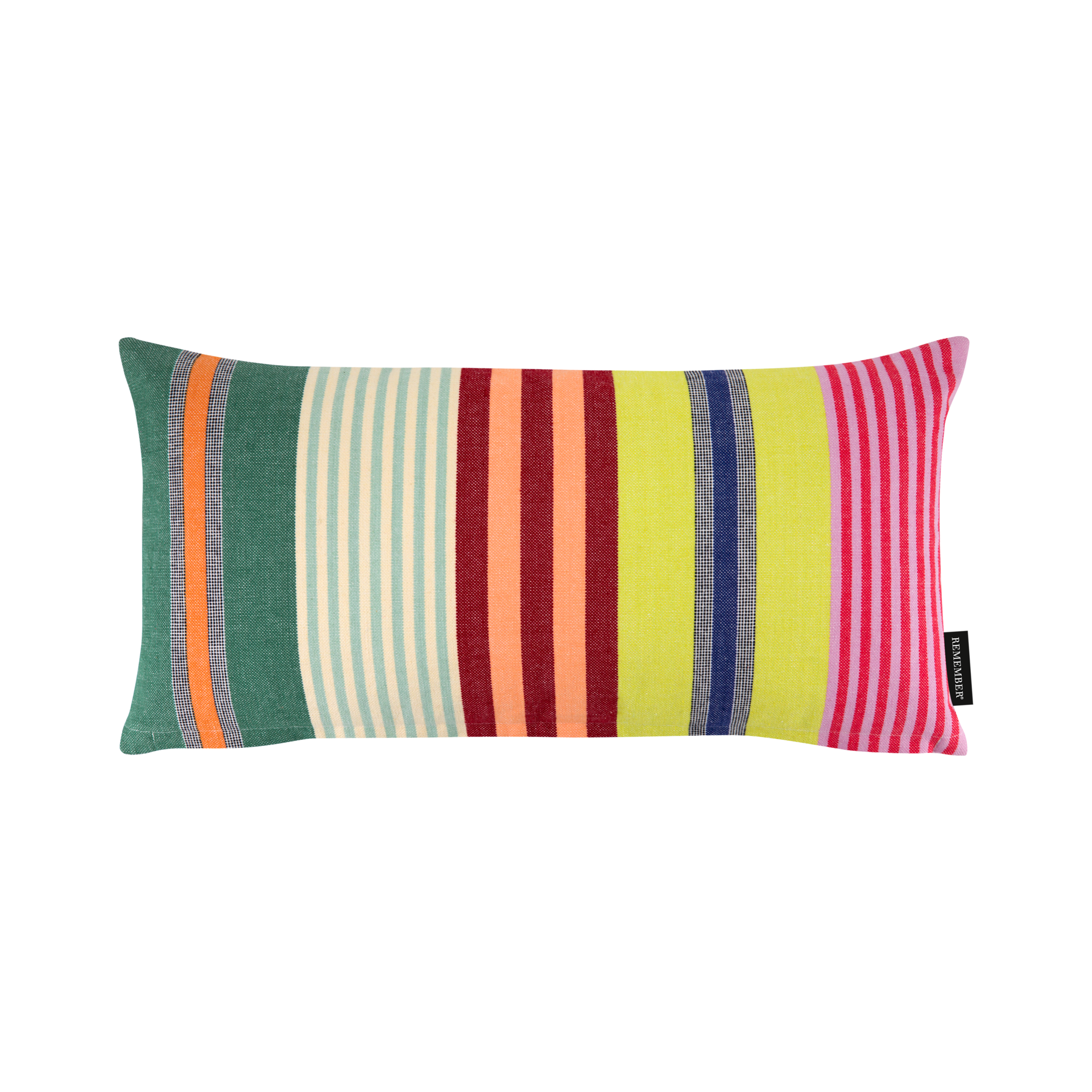 Rechteckiges Baumwoll-Kissen 'Grenada' mit bunten Streifen in Grün, Orange, Blau, Gelb, Rosa und Weiß auf weißem Hintergrund.