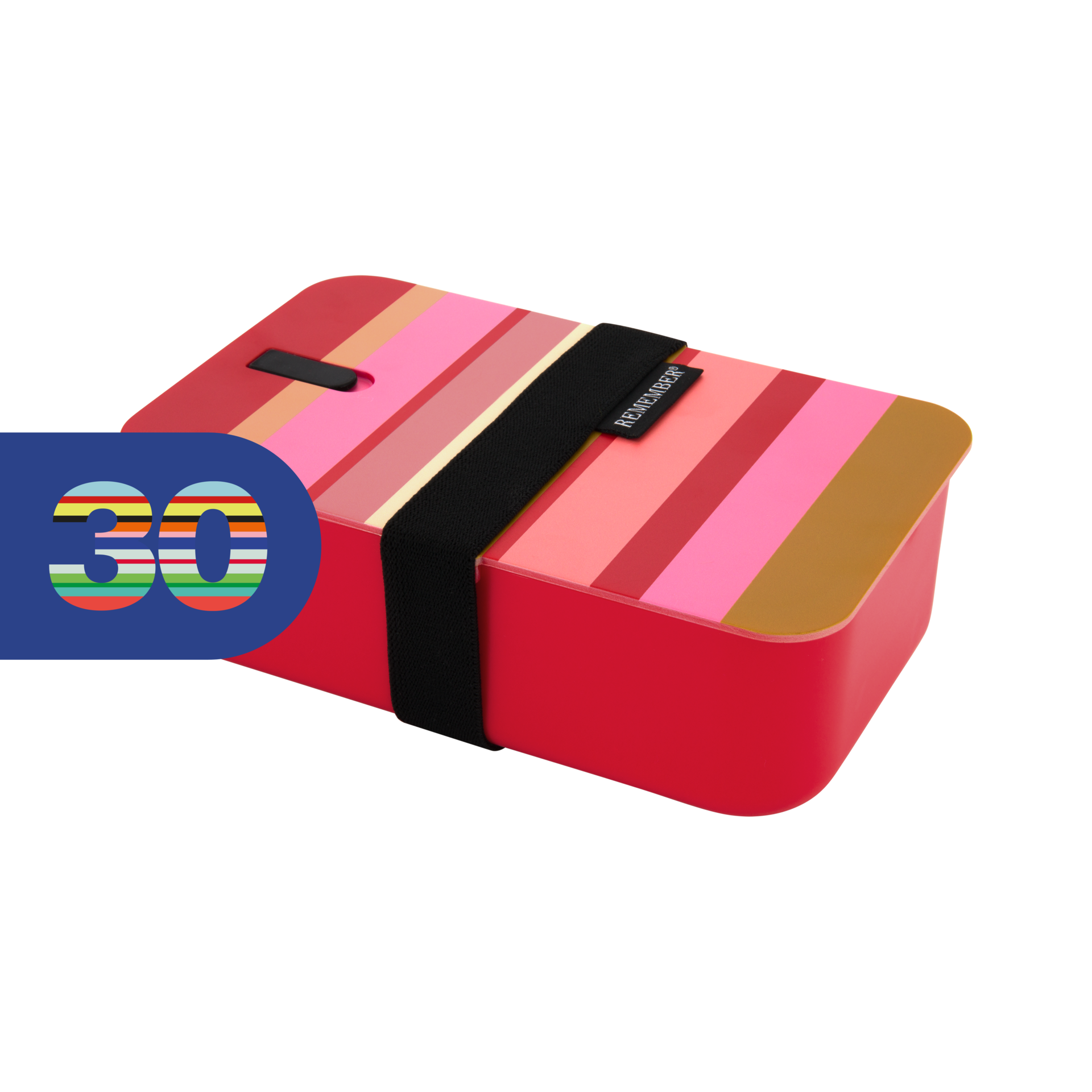 Rechteckige, rote Lunchbox mit bunten Streifen auf dem Deckel, gehalten von einem schwarzen Gummiband mit dem Label "REMEMBER". Links daneben ist eine stilisierte "30" zu sehen.