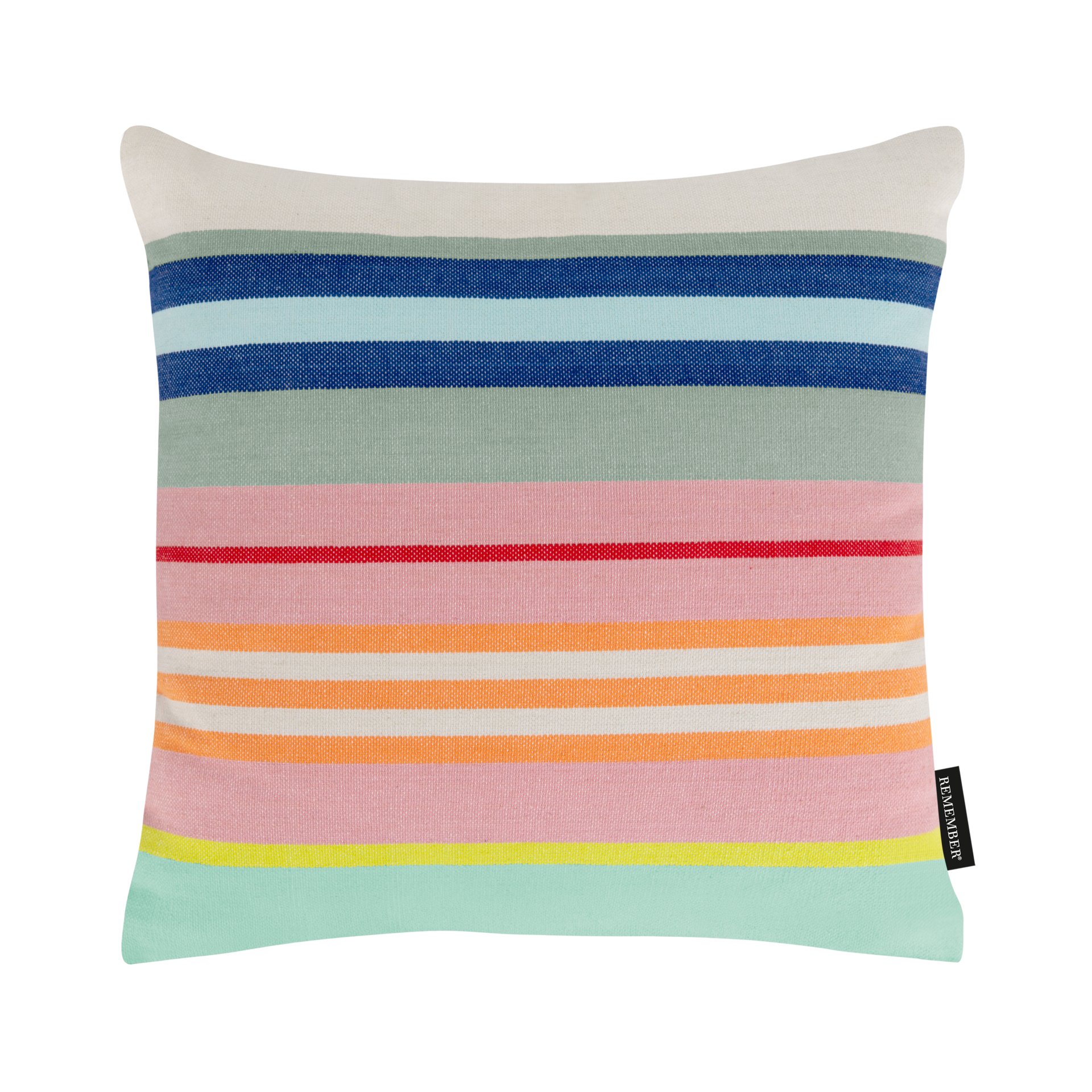 Coussin carré en coton aux couleurs douces de l'été. Rayures horizontales de différentes largeurs : nuances de beige, de bleu et de vert, rose, rouge, orange vif et jaune. Surface à tissage grossier apparente, étiquette de la marque en bas à droite.