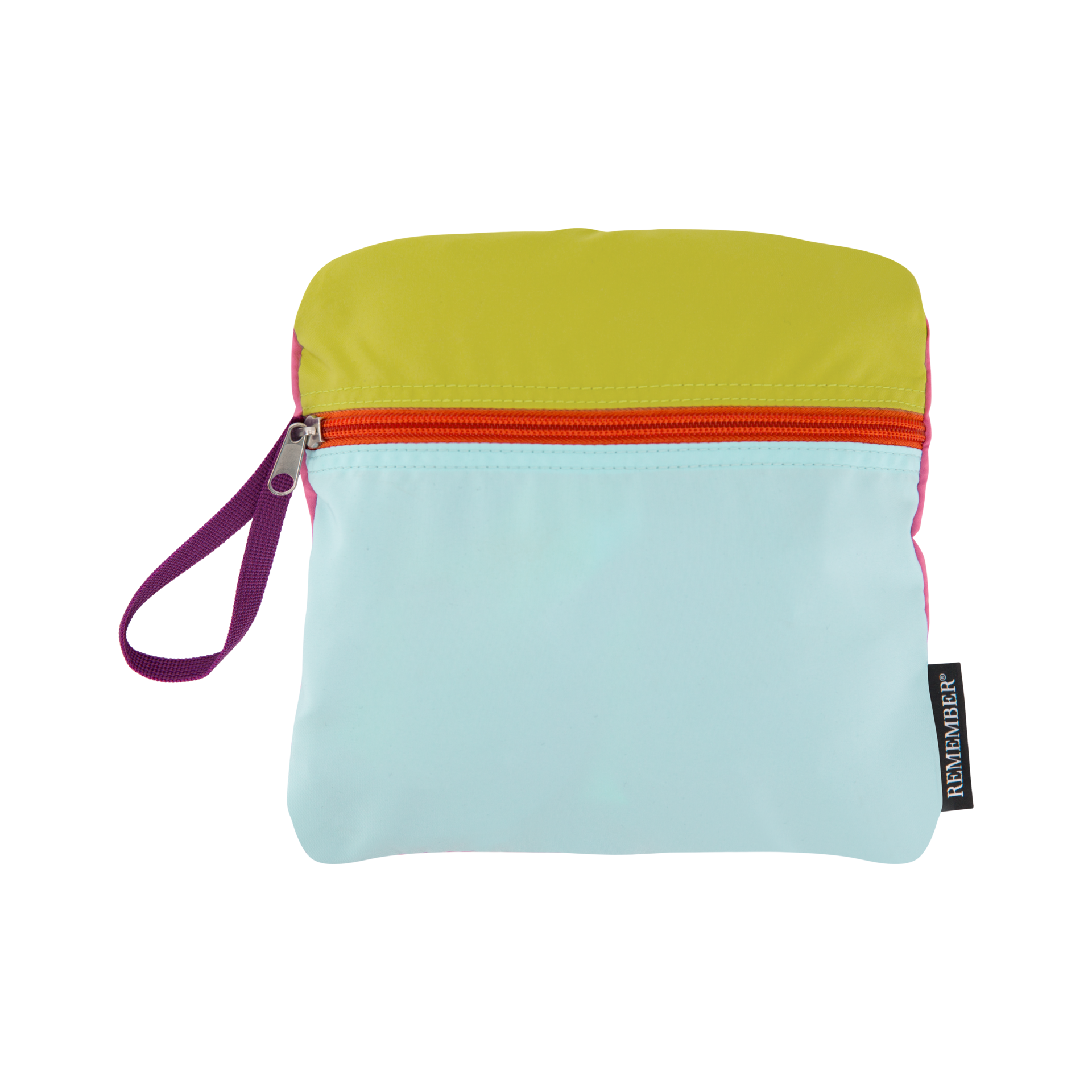 Sac à dos Rio compact et pliable au design coloré : partie supérieure vert-jaune vif, partie centrale bleu clair, côtés rose. Fermeture à glissière orange avec curseur argenté. Boucle en tissu violette à gauche, étiquette noire « REMEMBER » à droite.