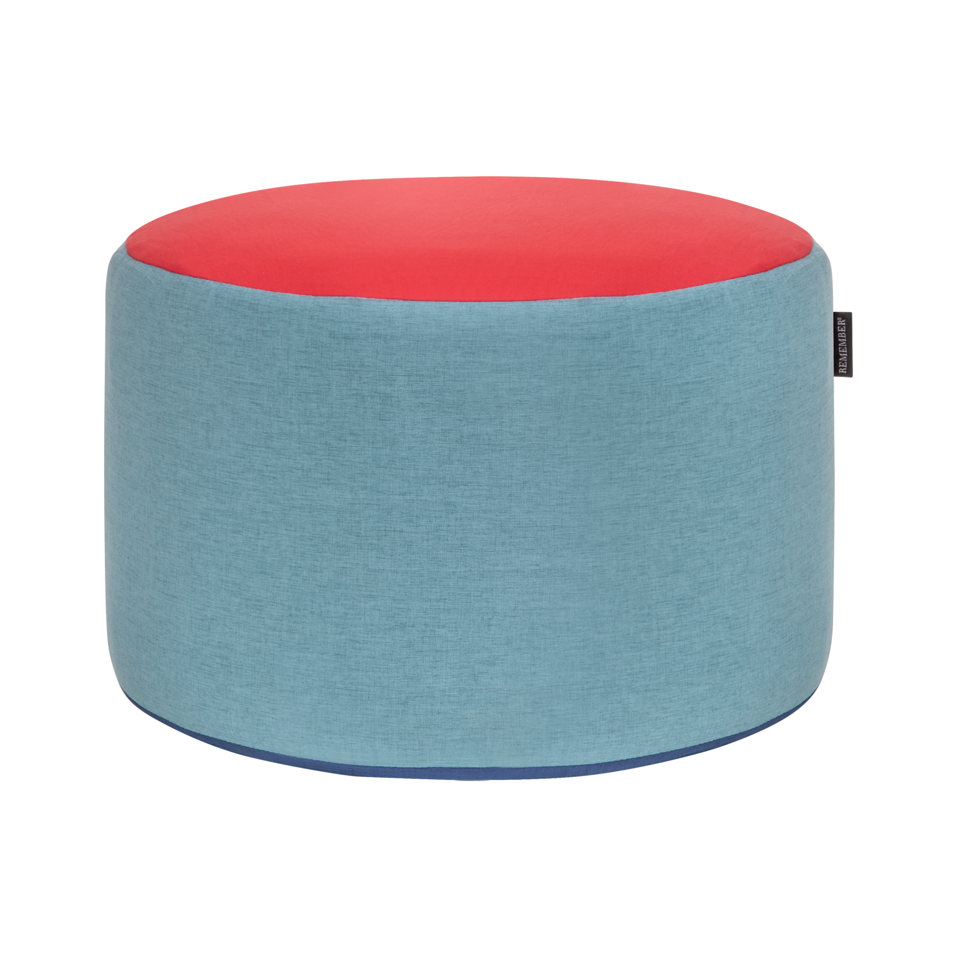 Pouf rond Pepe avec revêtement textile tricolore. Dessus rouge corail vif, parties latérales cylindriques bleu ciel, bord inférieur bleu plus foncé. Une touche de couleur pour s'asseoir et se détendre.