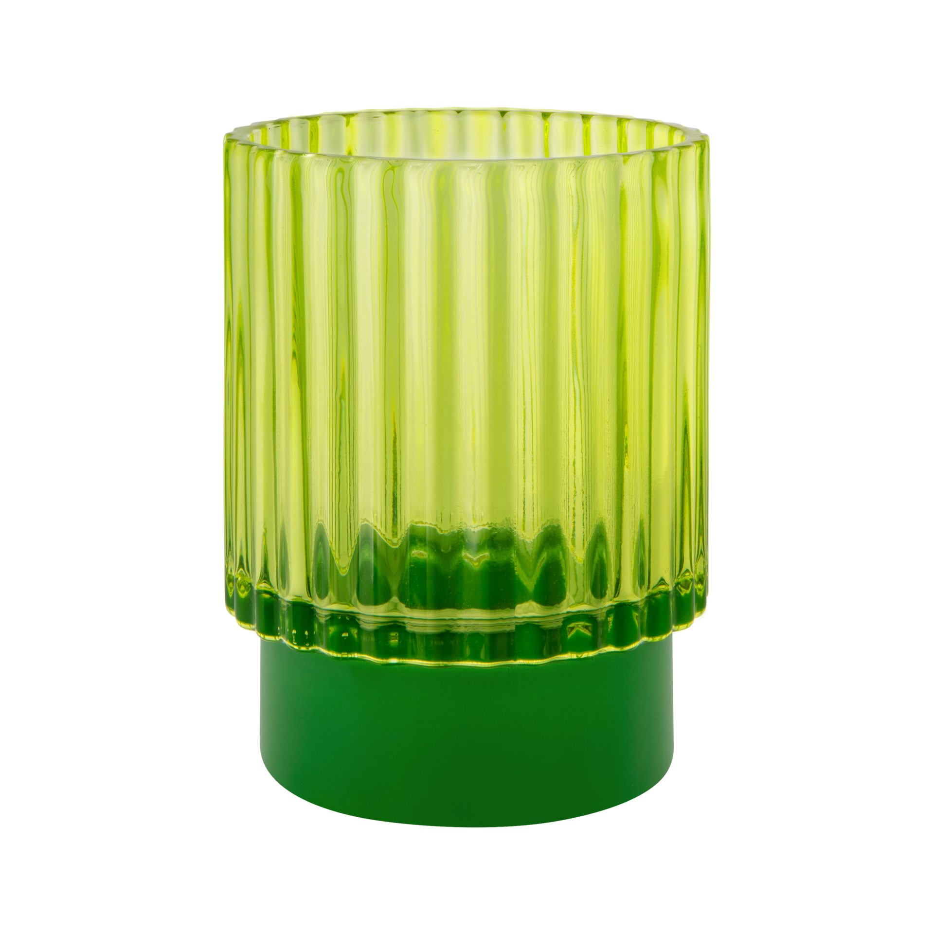 Geriffeltes Teelichtglas Lumi in Limettengrün mit dunkelgrünem Sockel, freigestellt.