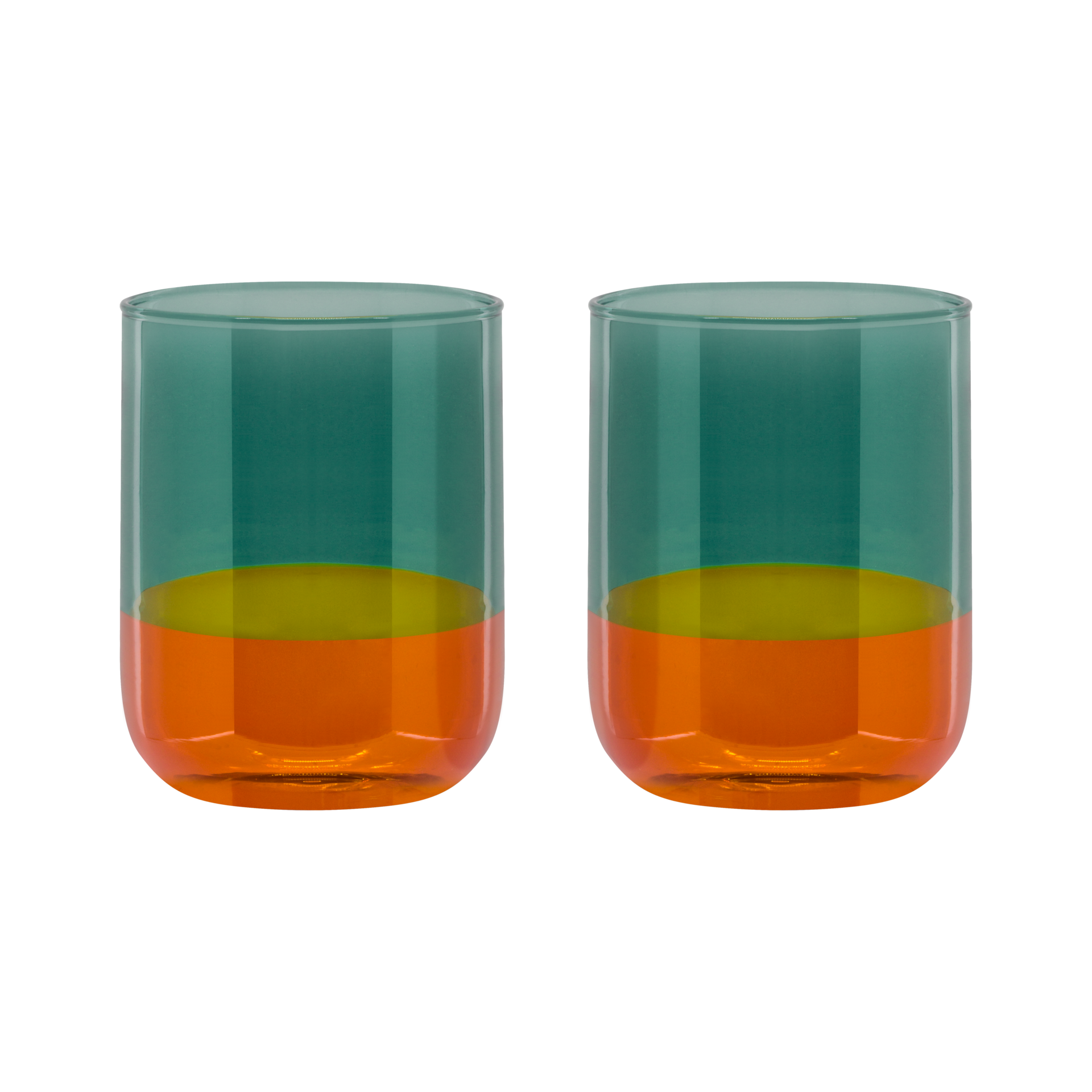 Zwei 'amber' Gläser im Set, halb gefüllt. Der obere Teil der Gläser ist durchsichtig grün, der untere amberfarben, freigestellt vor weißem Hintergrund.
